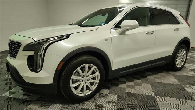Photo of 2021 Crystal White Tricoat Cadillac XT4