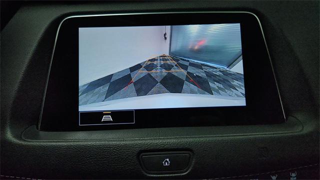 Photo of 2021 Crystal White Tricoat Cadillac XT4