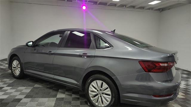 Photo of 2020 Platinum Gray Metallic Volkswagen Jetta