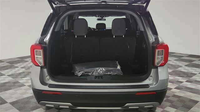 Photo of 2023 ICONIC SILVER METALLIC Ford Explorer