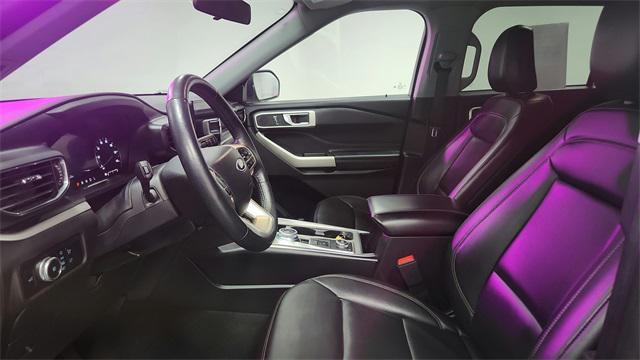 Photo of 2023 ICONIC SILVER METALLIC Ford Explorer