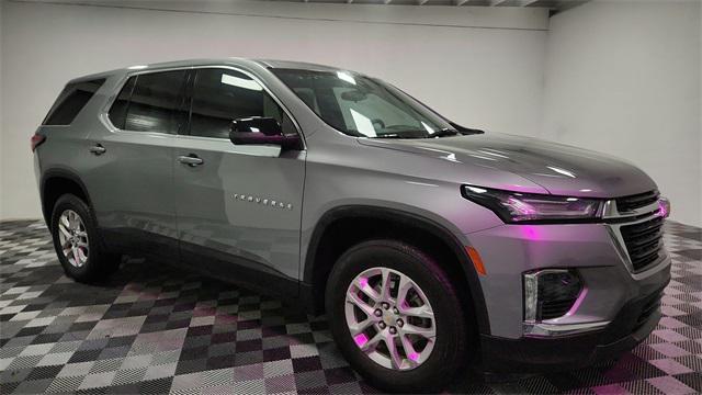 Photo of 2023 Sterling Gray Metallic Chevrolet Traverse