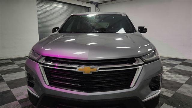 Photo of 2023 Sterling Gray Metallic Chevrolet Traverse