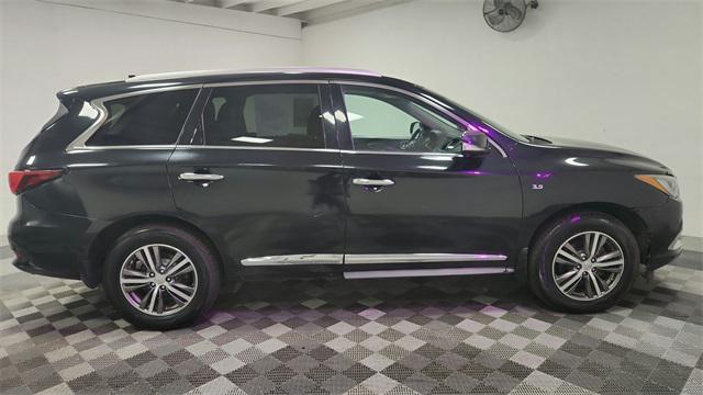 Photo of 2016 Black Obsidian INFINITI QX60