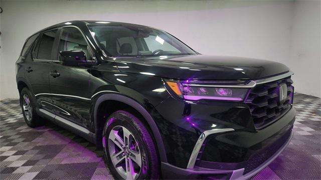 Photo of 2023 Crystal Black Pearl Honda Pilot