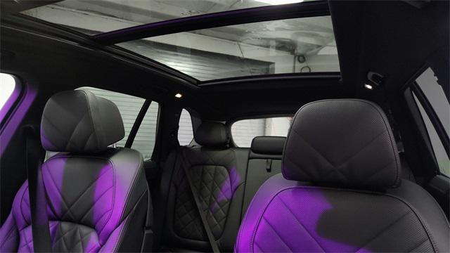 Photo of 2024 White BMW X5