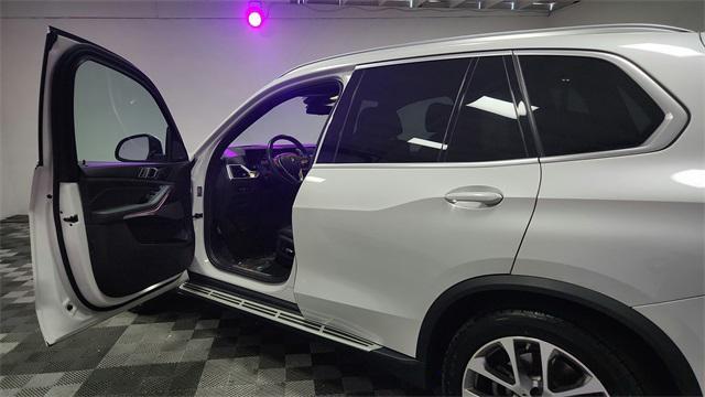 Photo of 2024 White BMW X5