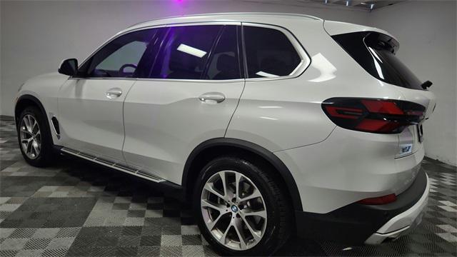 Photo of 2024 White BMW X5