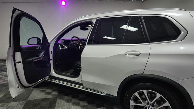 Photo of 2024 White BMW X5