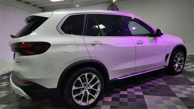Photo of 2024 White BMW X5