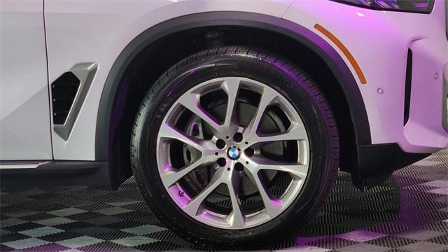 Photo of 2024 White BMW X5