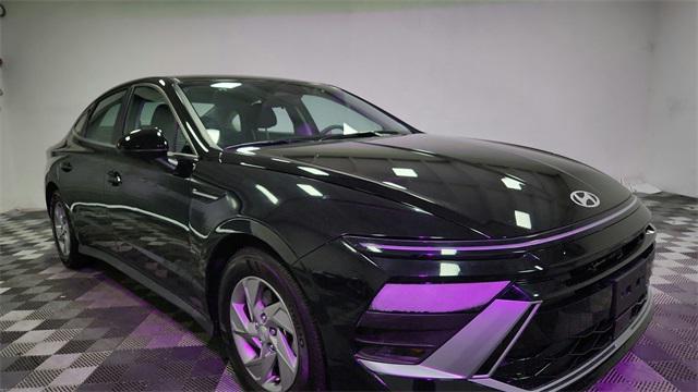Photo of 2025 Abyss Black Hyundai SONATA