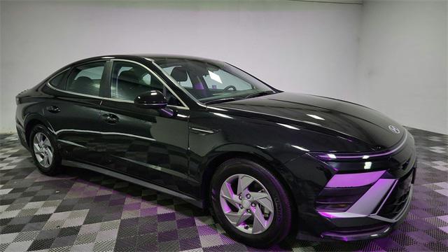 Photo of 2025 Abyss Black Hyundai SONATA