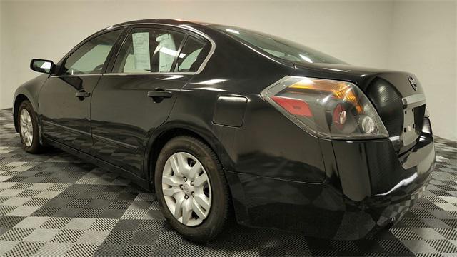 Photo of 2012 Super Black Nissan Altima