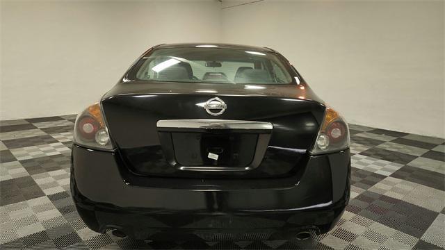 Photo of 2012 Super Black Nissan Altima