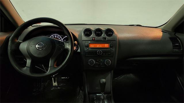 Photo of 2012 Super Black Nissan Altima