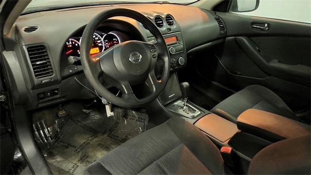 Photo of 2012 Super Black Nissan Altima