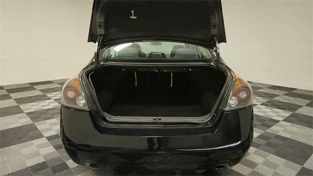 Photo of 2012 Super Black Nissan Altima