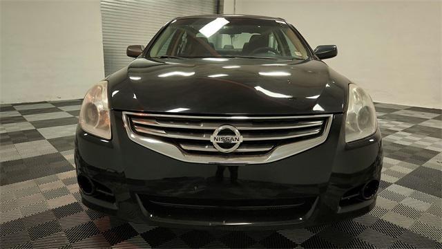Photo of 2012 Super Black Nissan Altima