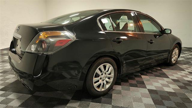 Photo of 2012 Super Black Nissan Altima