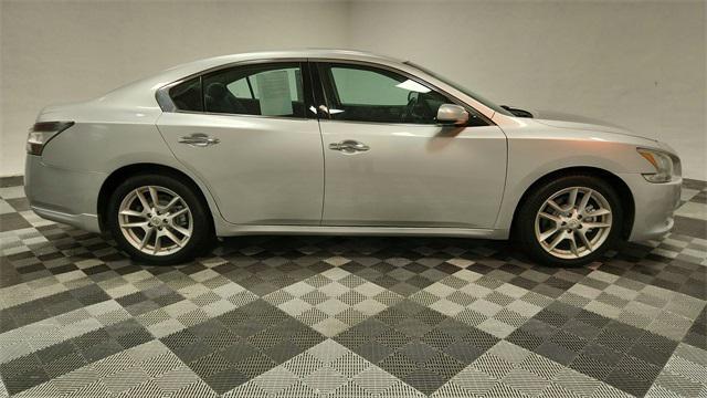 Photo of 2014 Gun Metallic Nissan Maxima