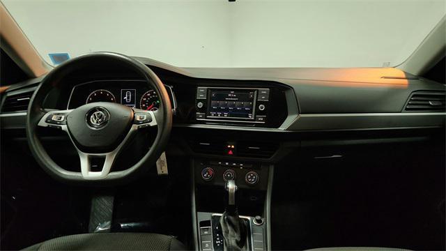 Photo of 2019 Blue Silk Metallic Volkswagen Jetta