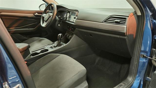 Photo of 2019 Blue Silk Metallic Volkswagen Jetta
