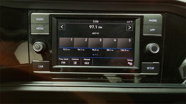 Photo of 2019 Blue Silk Metallic Volkswagen Jetta