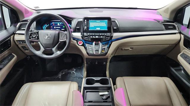 Photo of 2024 Platinum White Pearl Honda Odyssey