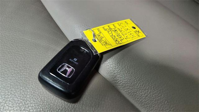 Photo of 2024 Platinum White Pearl Honda Odyssey
