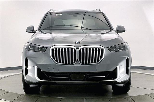 Photo of 2025 Skyscraper Grey Metallic BMW X5