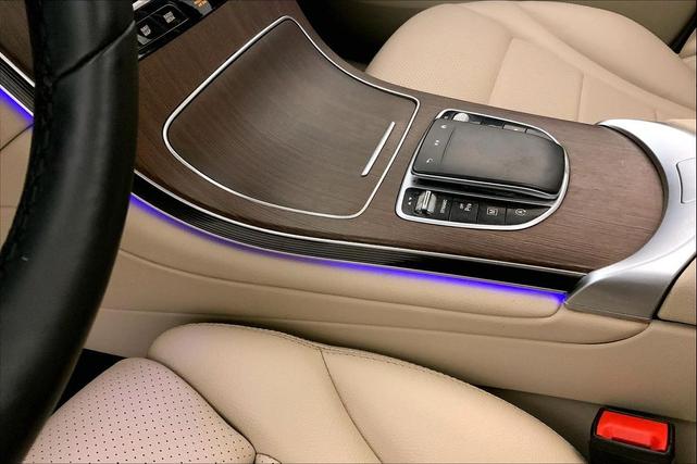 Photo of 2021 Polar White Mercedes-Benz GLC 300