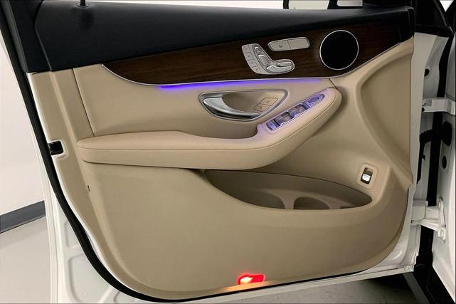 Photo of 2021 Polar White Mercedes-Benz GLC 300