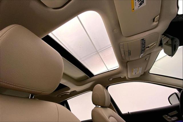 Photo of 2021 Polar White Mercedes-Benz GLC 300