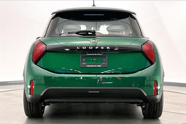 Photo of 2025 British Racing Green IV Metallic MINI Hardtop