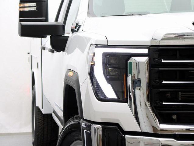 Photo of 2024 Summit White GMC Sierra 3500