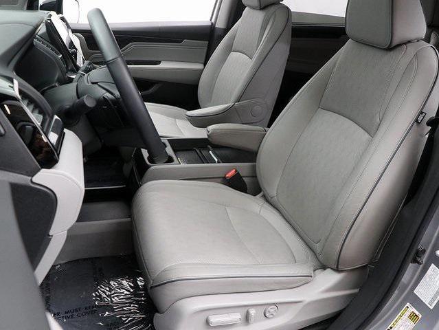 Photo of 2024 Lunar Silver Metallic Honda Odyssey