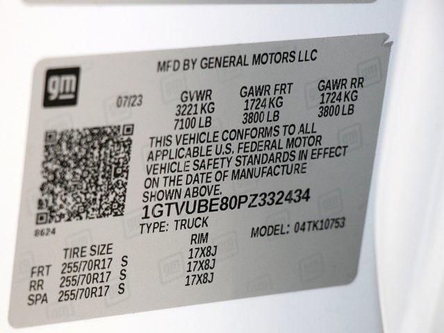 Photo of 2023 Summit White GMC Sierra 1500