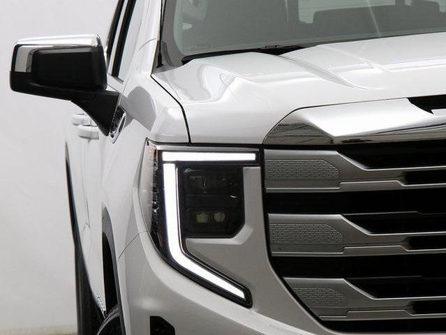 Photo of 2023 Summit White GMC Sierra 1500
