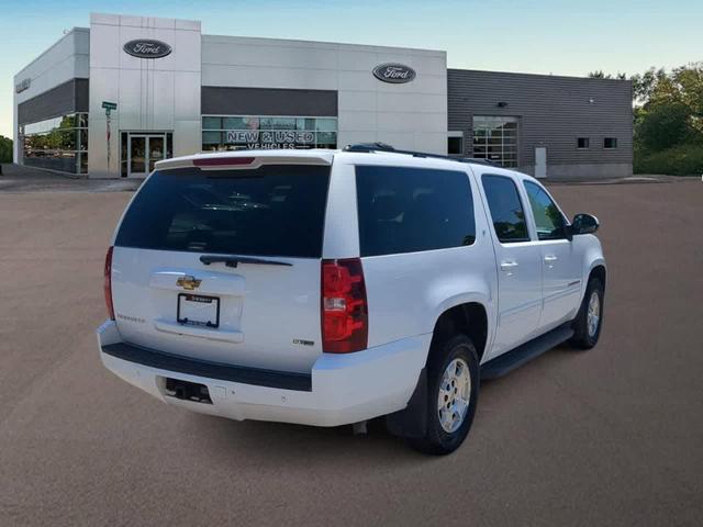 Photo of 2011 Summit White Chevrolet Suburban