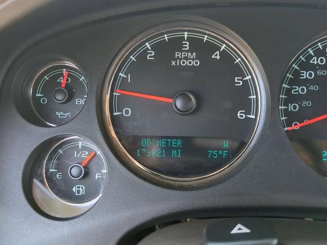 Photo of 2011 Summit White Chevrolet Suburban
