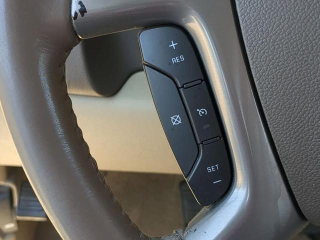 Photo of 2011 Summit White Chevrolet Suburban