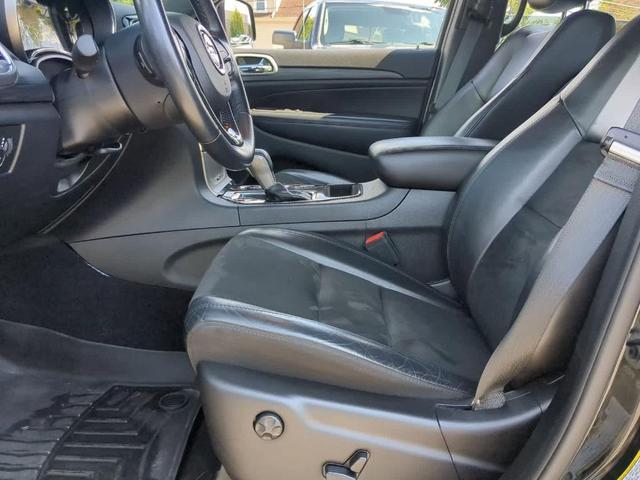 Photo of 2021 Diamond Black Jeep Grand Cherokee