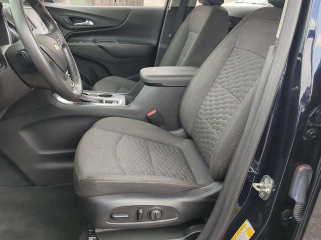 Photo of 2020 Midnight Blue Metallic Chevrolet Equinox