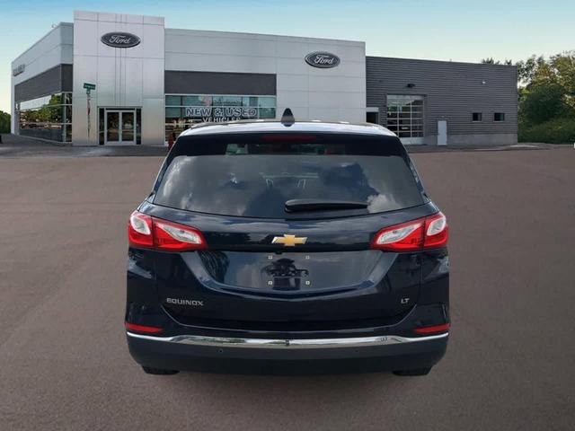 Photo of 2020 Midnight Blue Metallic Chevrolet Equinox