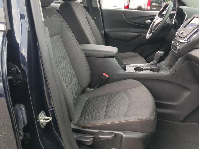 Photo of 2020 Midnight Blue Metallic Chevrolet Equinox