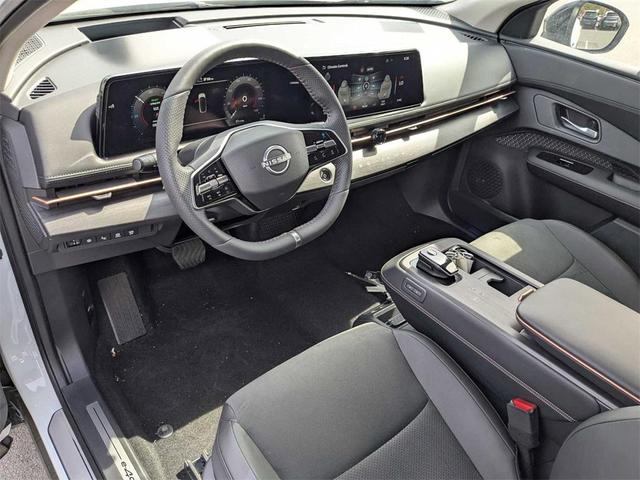 Photo of 2024 Everest White Pearl Tricoat/Black Diamond Pearl Nissan ARIYA