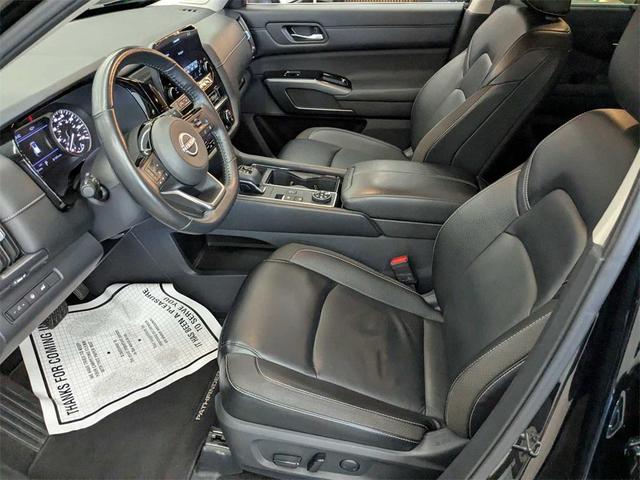 Photo of 2023 Super Black Nissan Pathfinder
