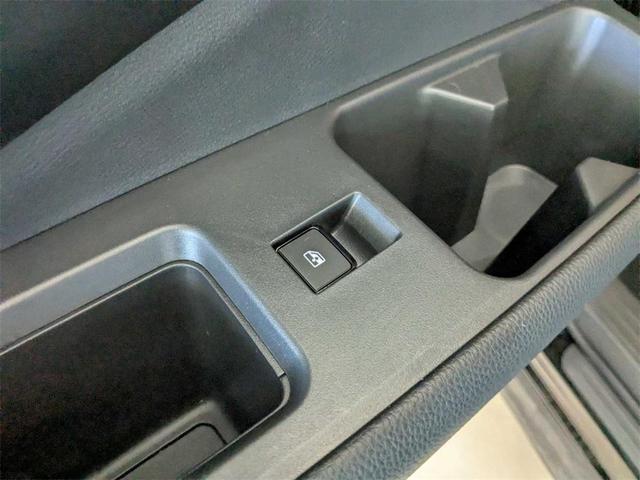 Photo of 2023 Super Black Nissan Pathfinder