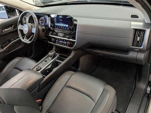 Photo of 2023 Super Black Nissan Pathfinder